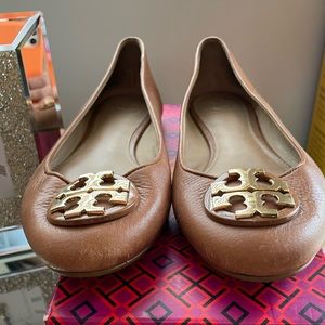 Tory Burch Womens Pebbled Tumbled Leather Chelsea Ballet Flat Shoes,